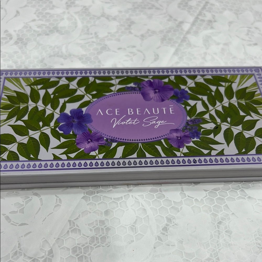 Ace Beaute Pink and Green Eyeshadow Palette Vibrant Colors - Picture 3 of 3